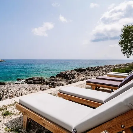 Floreica Maisonneta By The Sea.